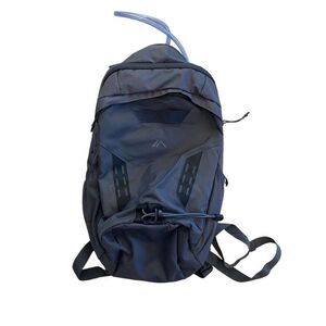 Quest Hydration Backpack Black with Internal Water Bottle 2L